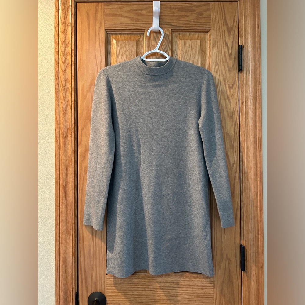 Forever 21 Gray Crewneck MIDI/Mini Sweater Dress, Small